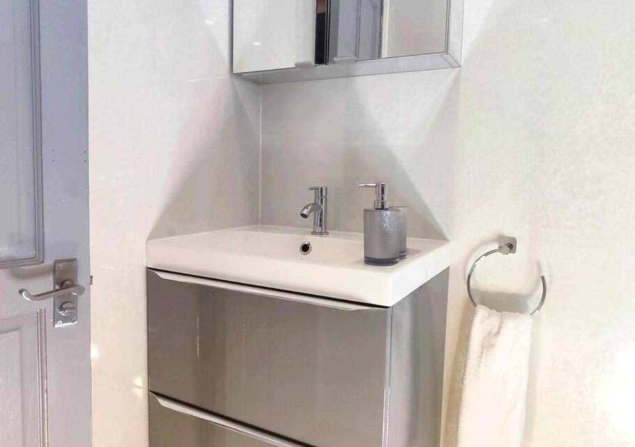 Dundee Football Stadium Apartment Ngoại thất bức ảnh