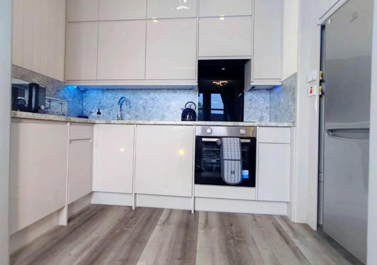 Dundee Football Stadium Apartment Ngoại thất bức ảnh